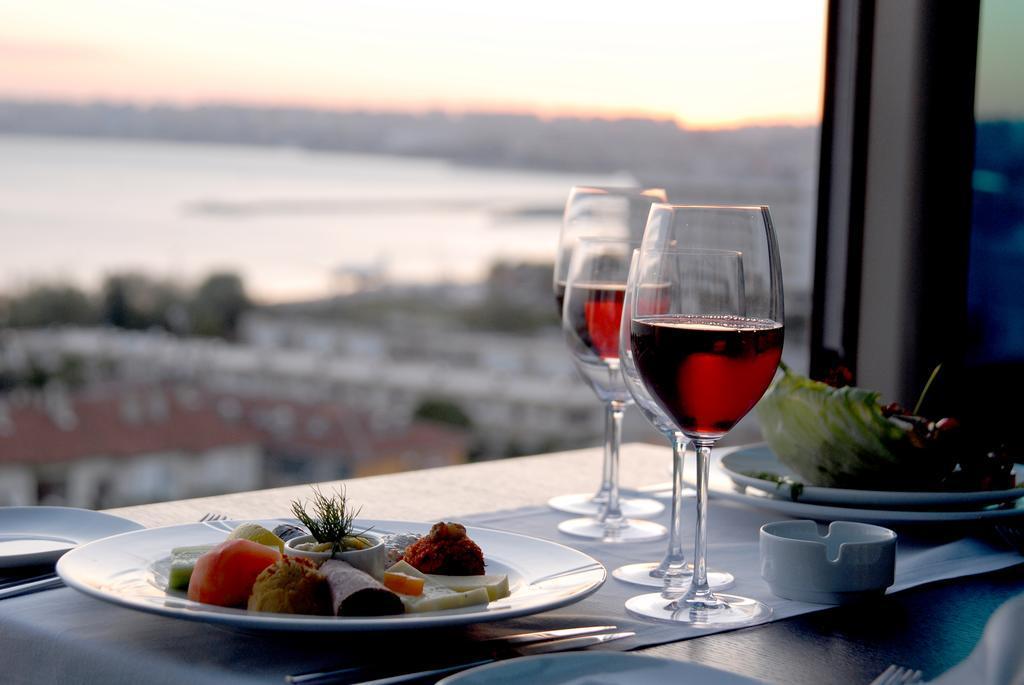 Eser Premium Hotel & Spa Büyükçekmece Exterior foto A view of the Aegean Sea from the hotel
