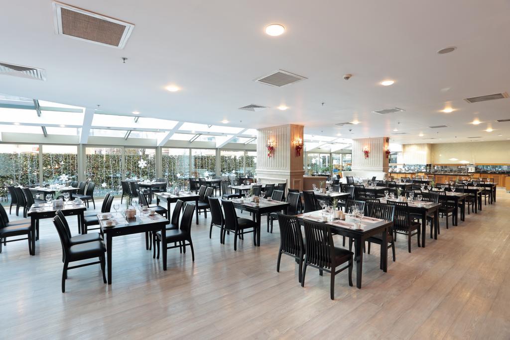Eser Premium Hotel & Spa Büyükçekmece Exterior foto The restaurant