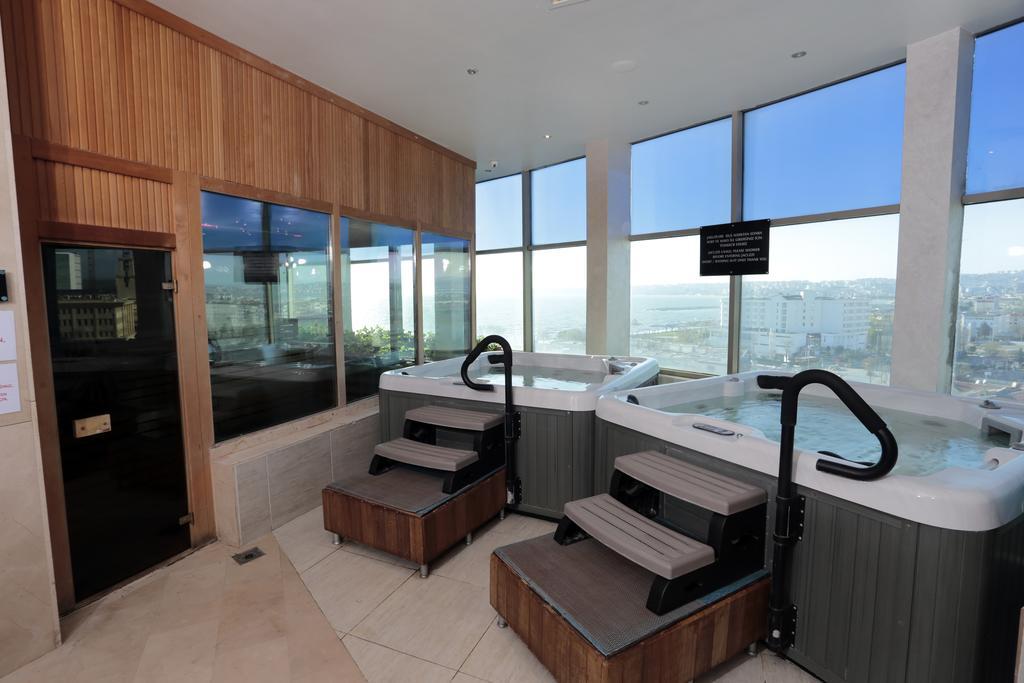 Eser Premium Hotel & Spa Büyükçekmece Exterior foto The spa at the 100th floor of the tower