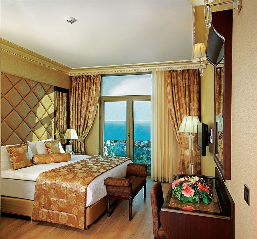 Eser Premium Hotel & Spa Büyükçekmece Exterior foto A room at the hotel