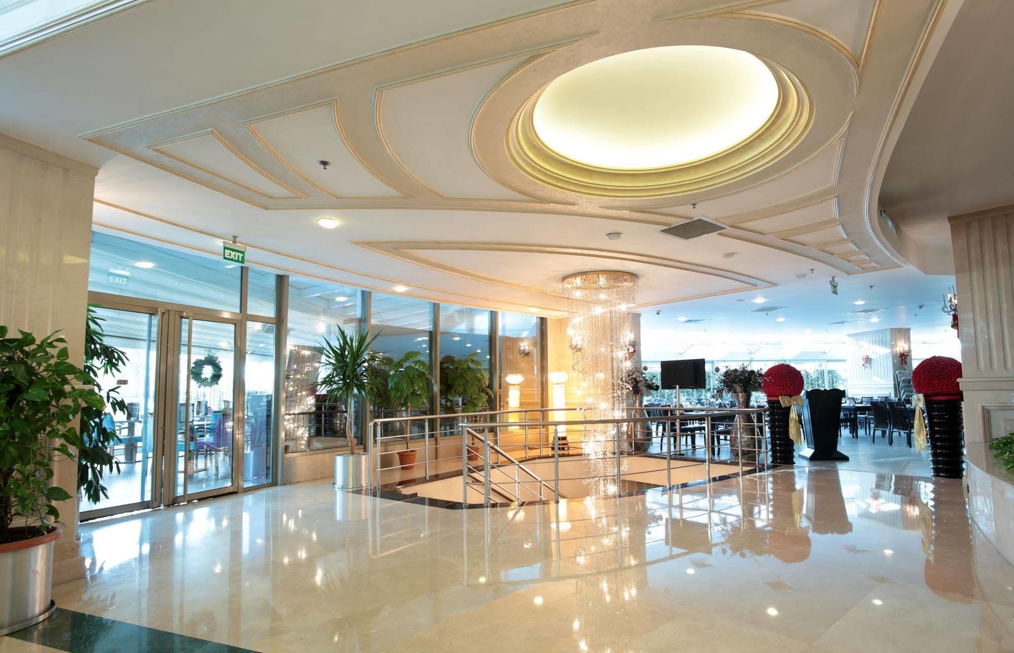Eser Premium Hotel & Spa Büyükçekmece Exterior foto Lobby