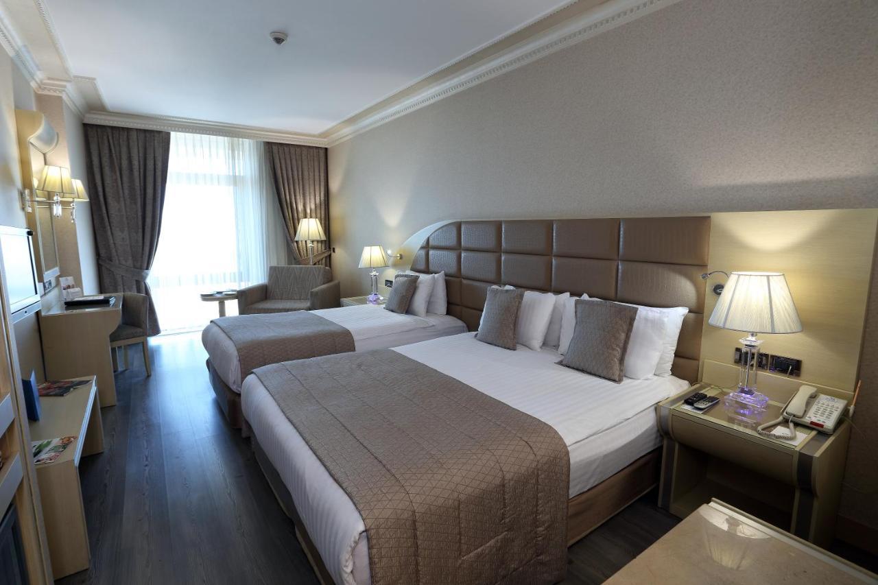 Eser Premium Hotel & Spa Büyükçekmece Exterior foto A room at the hotel